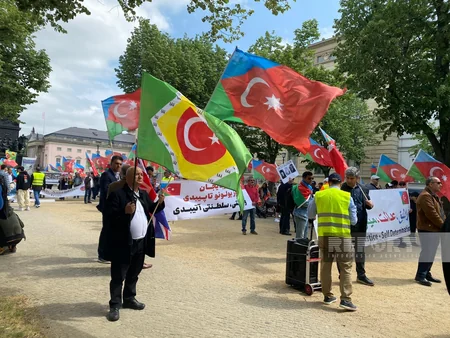 Berlində güney azərbaycanlılar etiraz aksiyası keçirib - YENİLƏNİB-2