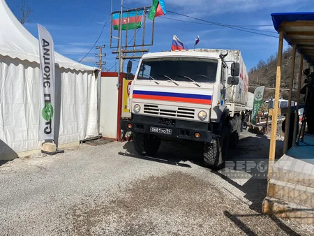 47 vehicles of Russian peacekeepers pass freely along Khankandi-Lachin road