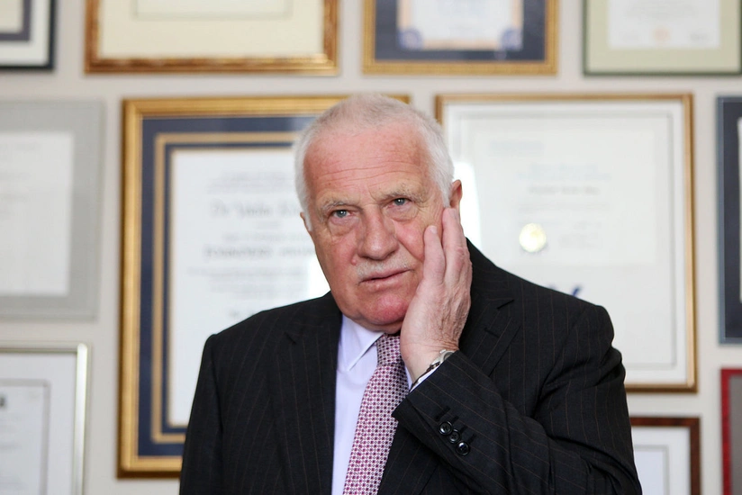 Çexiyanın eks-prezidenti maskaya görə yenidən cərimələndi