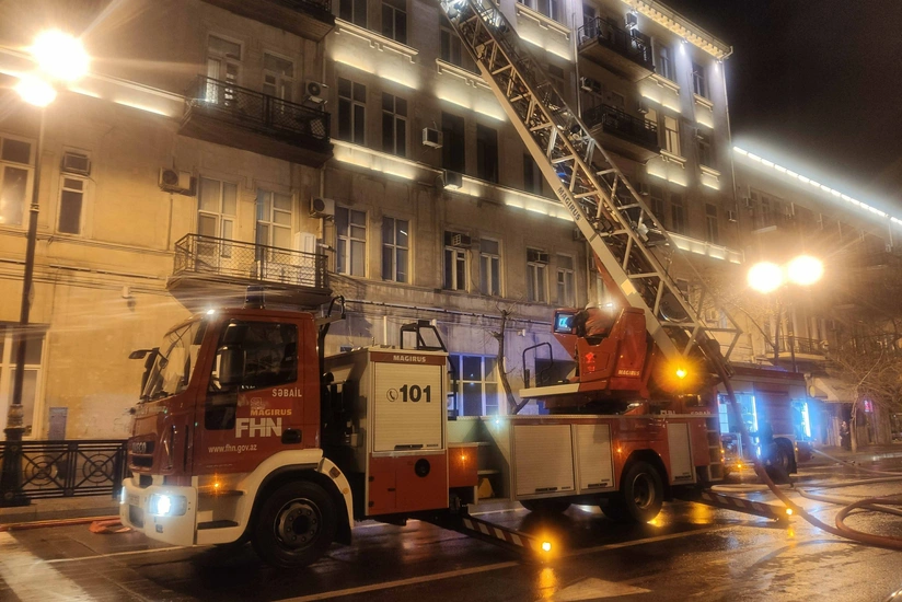 Bakıda yaşayış binasında yanğının başvermə səbəbi məlum oldu - VİDEO -YENİLƏNİB-2