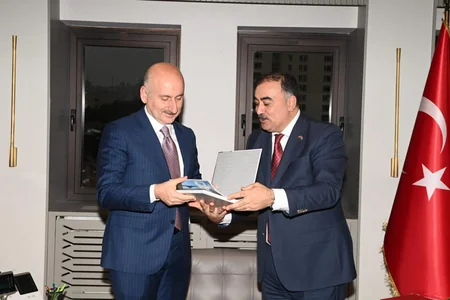 Azərbaycan səfiri Türkiyənin nəqliyyat naziri ilə görüşüb