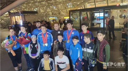 Dünya çempionatından qayıdan yeniyetmə cüdoçuların qarşılanma mərasimi olub - FOTO - VİDEO