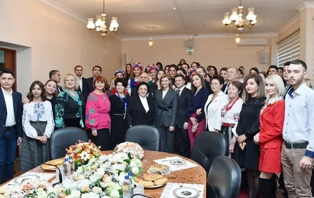 Vladimir Zelenski BSU-da Ukrayna Tədris-Mədəniyyət Mərkəzi ilə tanış olub