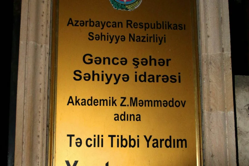 Gəncədə axtarışda olan şəxs özünü bıçaqlayıb