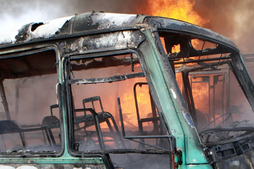 ​Əfqanıstanda iki avtobus yanacaq daşıyan maşınla toqquşub, 73 nəfər ölüb