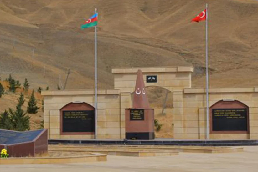 Qobustanda Türk Şəhidliyinə yürüş keçirilib