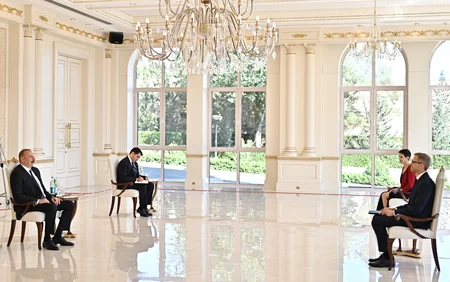 Prezident İlham Əliyev İsveçin yeni səfirinin etimadnaməsini qəbul edib - YENİLƏNİB