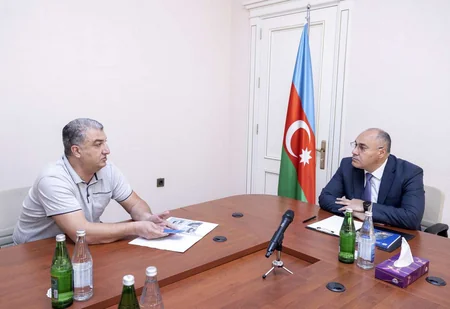 Səfər Mehdiyev Qobustanda vətəndaşları qəbul edib
