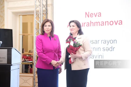 Prezidentin təltif etdiyi 21 qadına dövlət mükafatları təqdim edilib