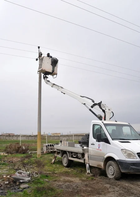 Azərişıq 28 May qəsəbəsində yeni şəbəkə qurur