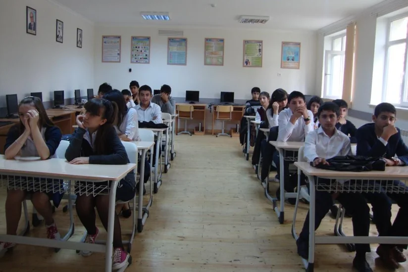 Cəbhədəki gərginlik nəticəsində tədrisin dayandırıldığı məktəblərin adları açıqlanıb - SİYAHI