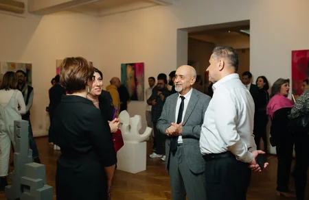 “Metamorfik bağlar:70/30” sərgisinin açılışı baş tutub