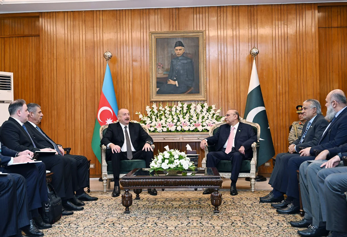 İslamabadda Azərbaycan Prezidenti İlham Əliyevin Pakistan Prezidenti Asif Əli Zərdari ilə geniş tərkibdə görüşü olub - YENİLƏNİB - 2