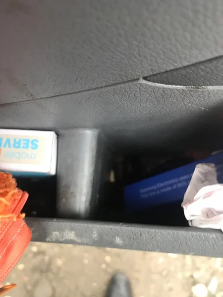 Azərbaycan gömrükçüləri mobil telefonlara məxsus 154 ekran müsadirə ediblər