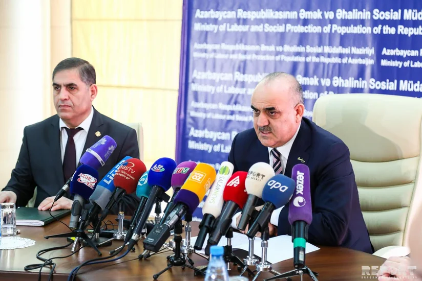 Səlim Müslümov: Azərbaycanda 71 min adamın əmək kitabçasında maaşı 105 manatdan az göstərilib
