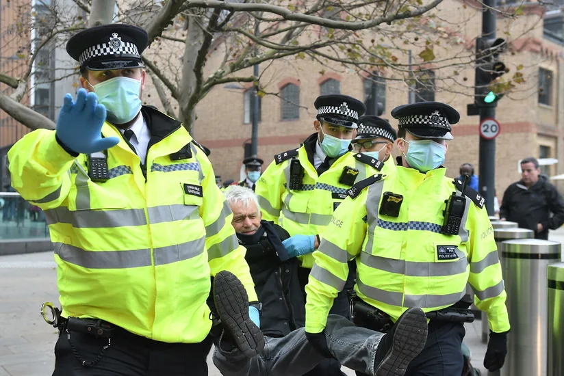 Дания вводит ограничения для жителей Великобритании из-за мутации COVID