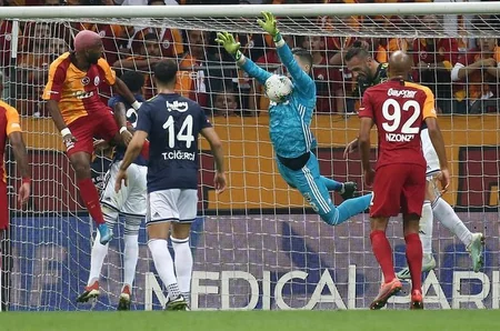 Qalatasaray - Fənərbağça qarşılaşması qolsuz bərabərliklə başa çatıb - FOTO