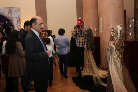 Qalina Dmitrukun “Gecə nağılları” adlı müəllif kuklaları sərgisinin açılış mərasimi keçirilib