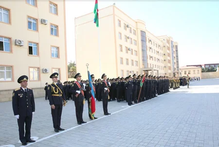 Kursantlar polis andı içiblər