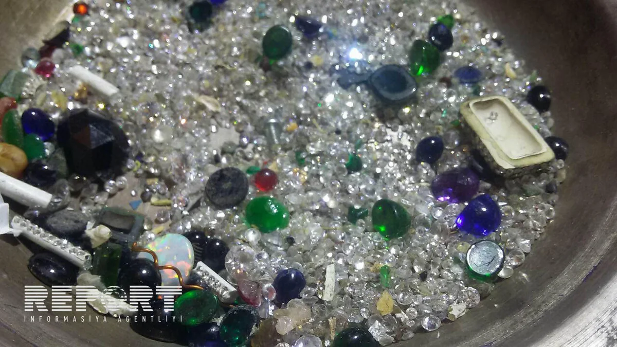 Bakıda evdən qızıl-zinət əşyaları oğurlanıb