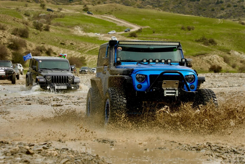 AAF yolsuzluq avtomobillərinin yürüşünü keçirib