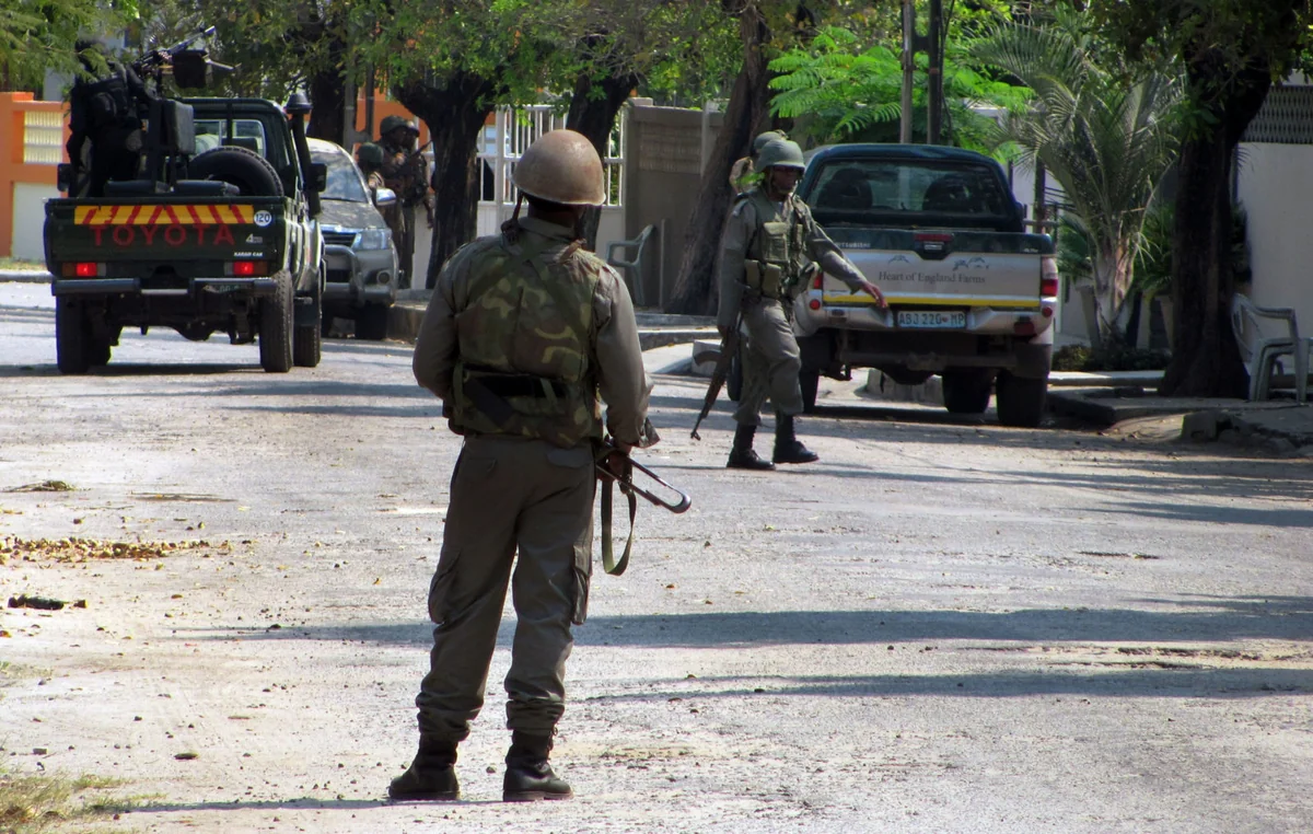 Mozambikdə silahlıların hücumundan sonra 800-dən çox insan itkin düşüb