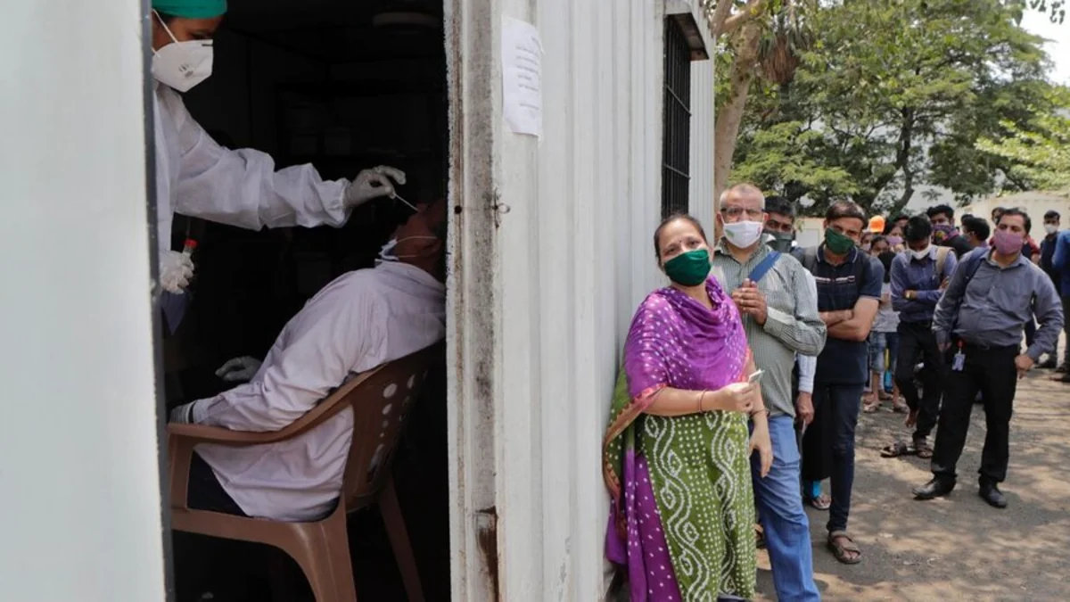 India sets new anti-record for COVID death toll