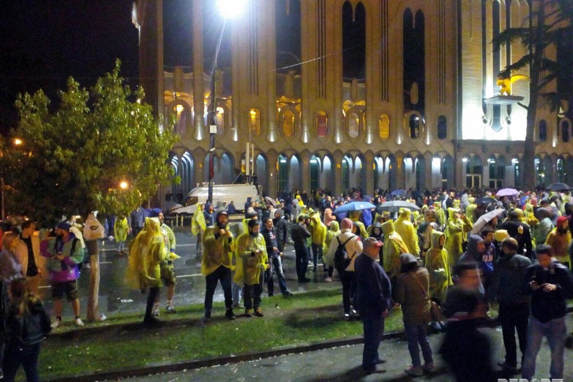 Tbilisidə keçirilən etiraz aksiyası səhərə qədər davam edəcək - FOTO