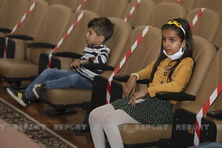 Antrakt bitdi, pərdələr şəhid övladları üçün qalxdı - REPORTAJ