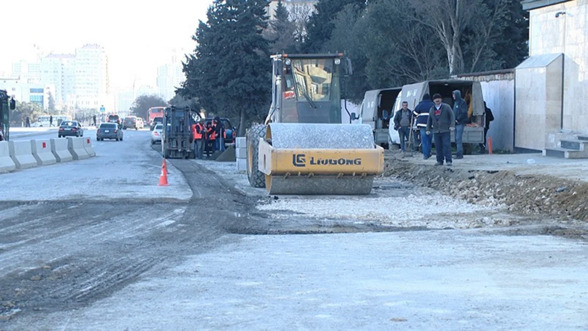Bakının Moskva prospektinin köməkçi yolunda nəqliyyatın hərəkəti dəyişdirilir