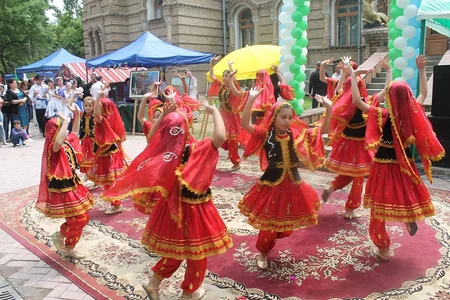 ​Daşkənddə keçirilən beynəlxalq xeyriyyə festivalında Azərbaycan mətbəxi təqdim edilib
