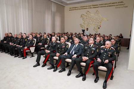 Səfərbərlik Xidmətinin şəxsi heyəti Fəxri xiyabanı ziyarət edib