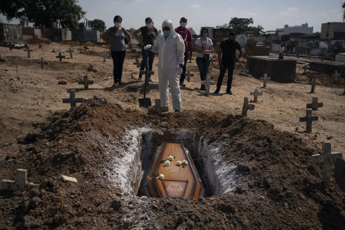COVID-19 Braziliyada 16 minə yaxın insanın həyatına son qoydu