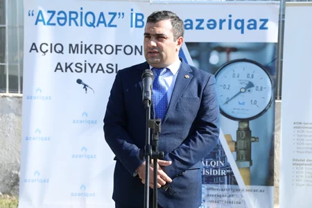 Azəriqaz Siyəzəndə quşçuluq təsərrüfatı olan sahibkarları dinləyib