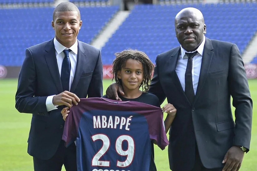 PSJ Mbappenin qardaşı ilə müqavilə bağladı