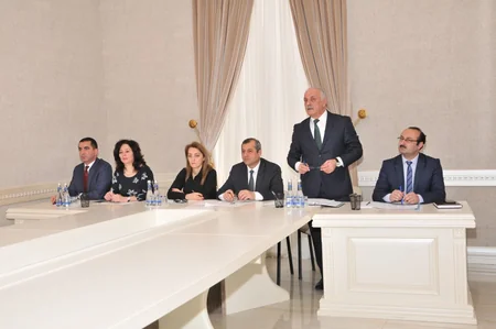 Əbülfəs Qarayev Xırdalanda vətəndaşlarla görüşüb