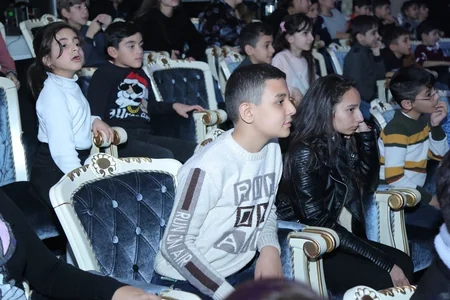 “Cırtdan nağıllar aləmində” meqa-şousu Gəncədə maraqla qarşılanıb