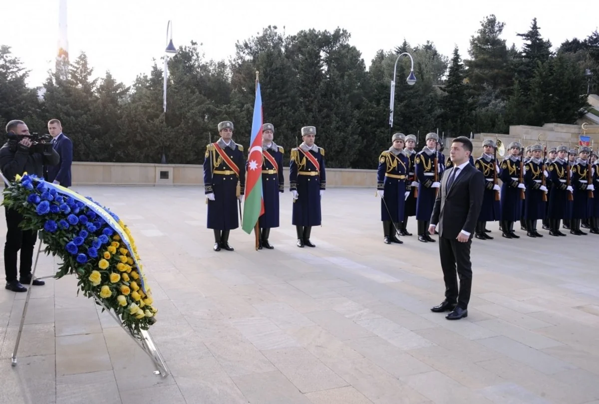Vladimir Zelenski Şəhidlər xiyabanını ziyarət edib