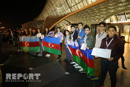 Azərbaycan məktəblilərinin robotları InfoMatrix beynəlxalq müsabiqəsində qızıl medal qazanıb - FOTO - VİDEO - YENİLƏNİB