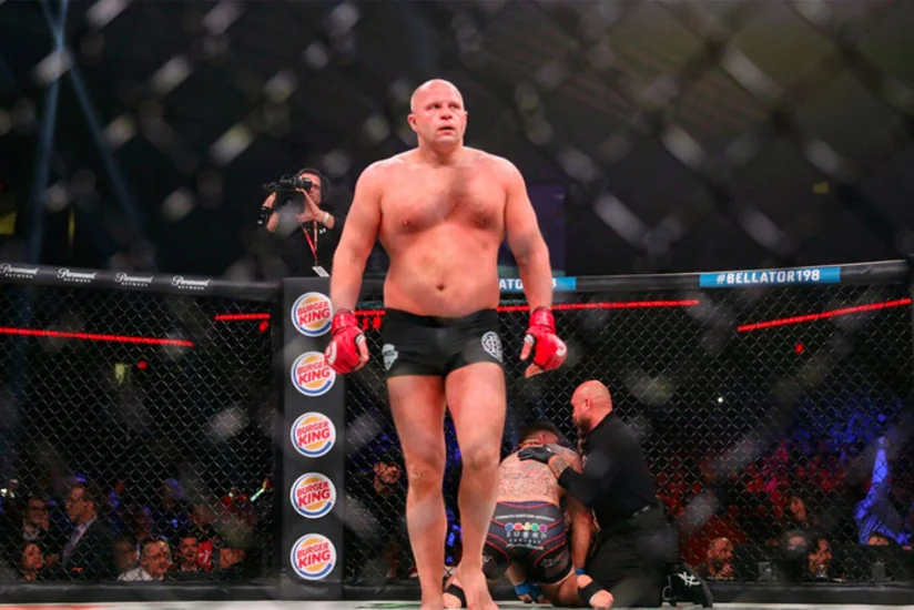 В нокаут за 48 секунду: Емельяненко одержал победу над Миром в турнире Bellator - ВИДЕО