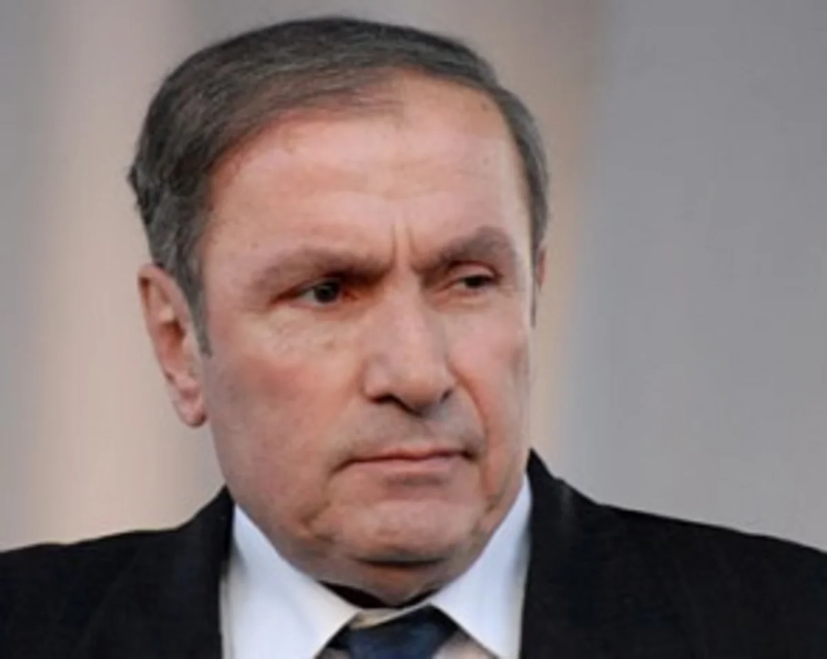 ​Qardaşı oğlu Ermənistanın keçmiş prezidentinin ata evini girov qoyub