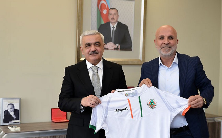 Rövnəq Abdullayev Alanyasporun prezidenti ilə görüşüb