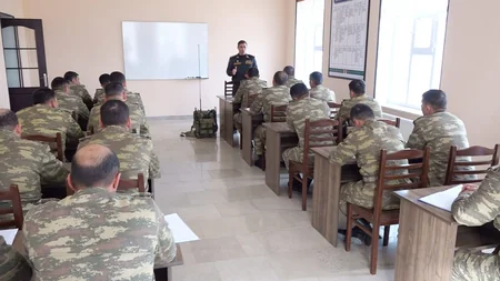 Əlahiddə Ümumqoşun Orduda komandir hazırlığı məşğələsi keçirilib