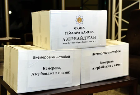 Azərbaycan Kemerovaya 2 tona yaxın humanitar yardım göndərib