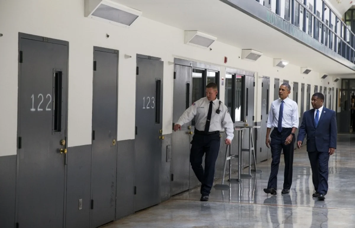 ​Obama ABŞ tarixində həbsxananı ziyarət edən ilk prezident olub