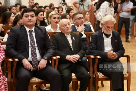 Gənc rəssam: İlk dəfə portret əsərimdə Ümummilli Lideri çəkmişəm