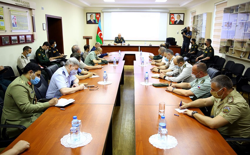 Hərbi attaşelər düşmənin dövlət sərhədindəki təxribatı barədə məlumatlandırılıb