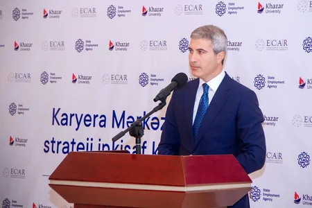 Bakıda 36 ali məktəbin iştirakı ilə “Karyera mərkəzlərinin inkişaf strategiyası” konfransı keçirilib