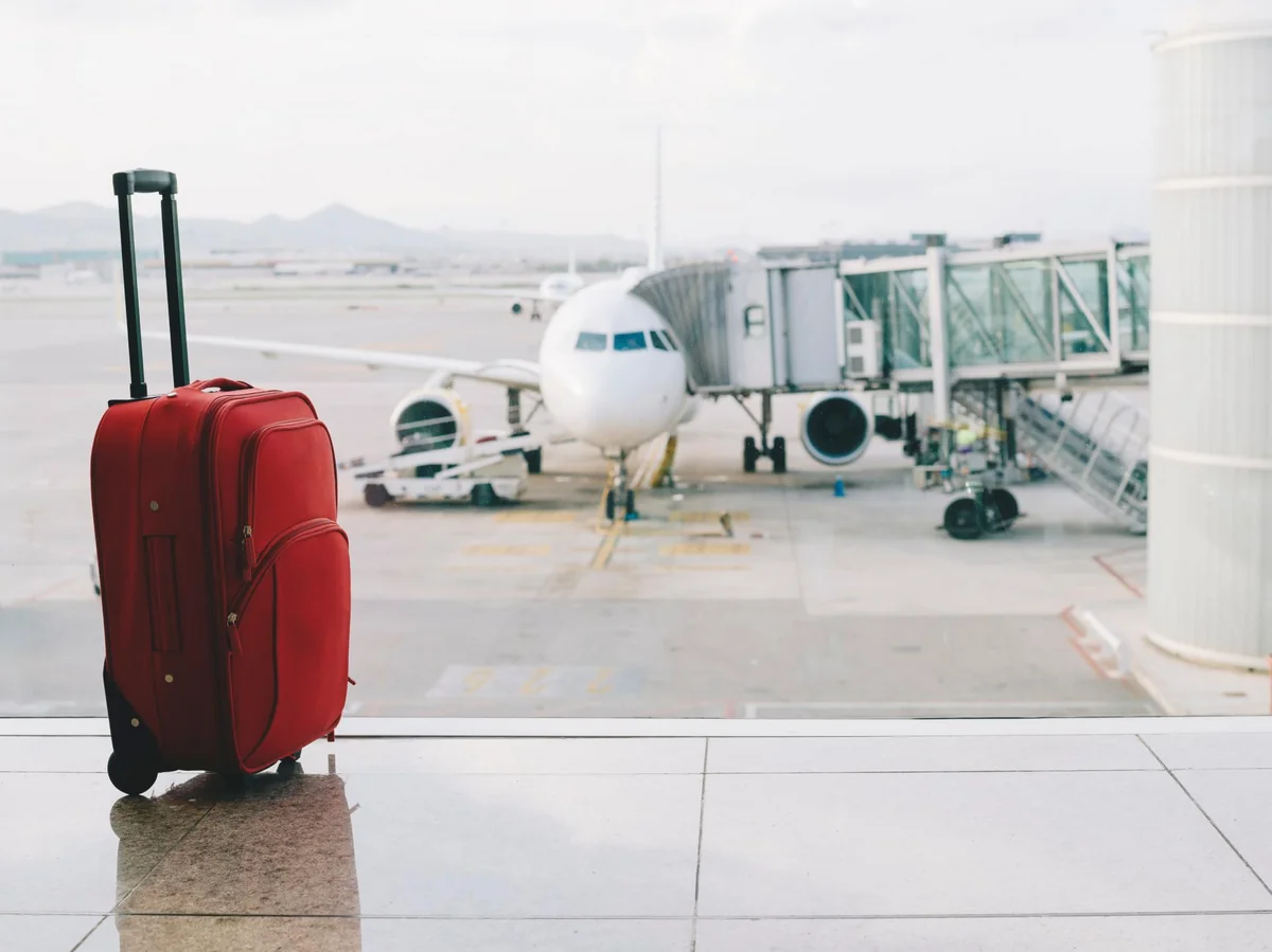 Israel extends ban on foreigners' entry