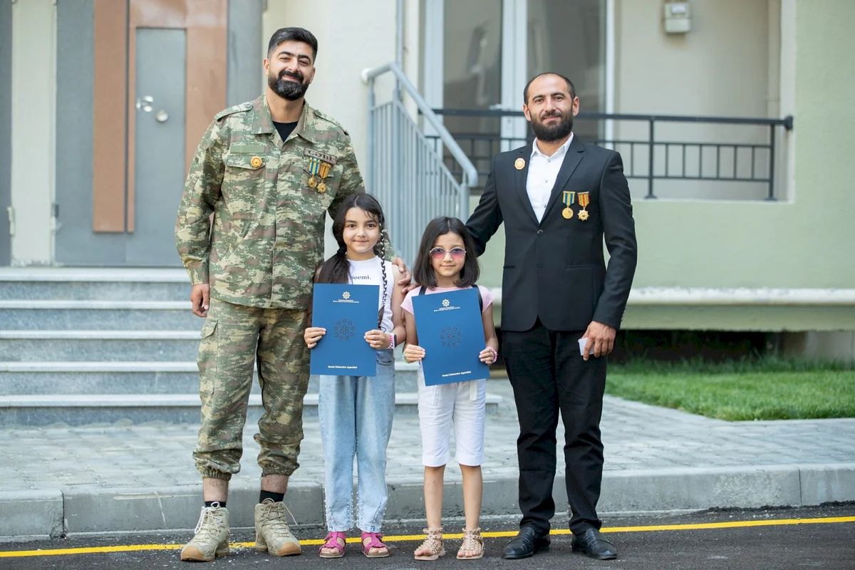 Şəhid ailəsi və müharibə əlillərinə 140 mənzil və fərdi ev təqdim edilib